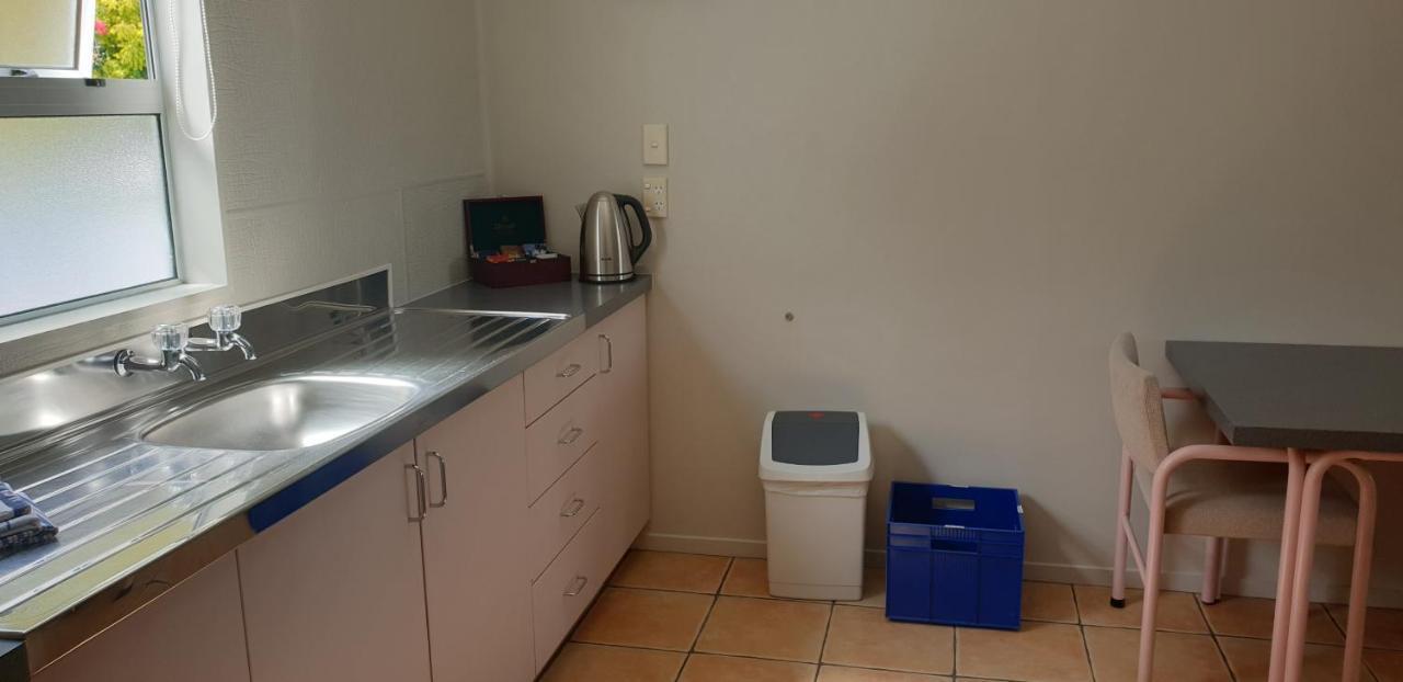 Whangaroa Lodge Motel ภายนอก รูปภาพ